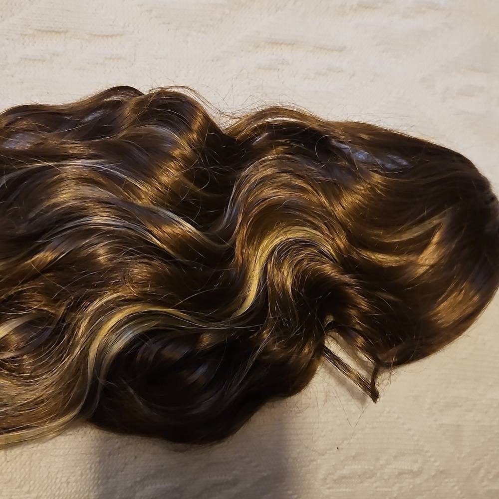 Luxurious Brown and Blonde Wavy Hair Ponytail Extensions 25 Inches Long - Picture 2 of 4